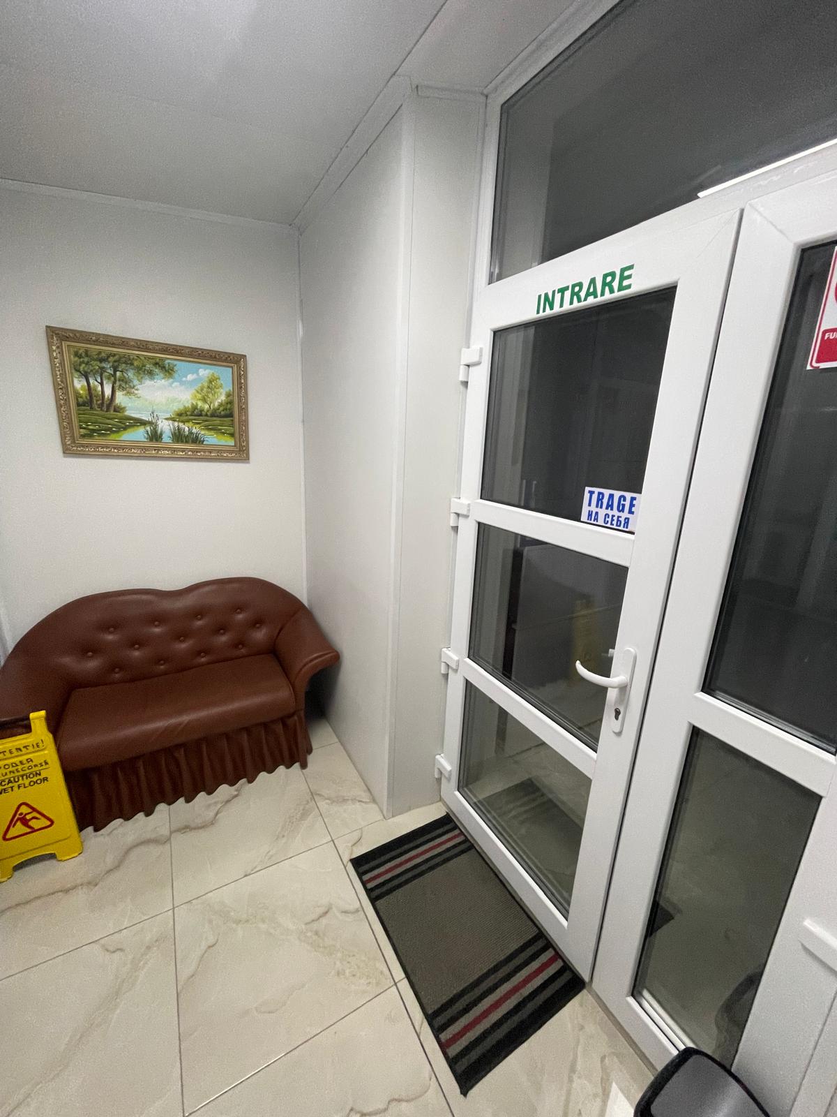 Dental Sali Waiting Room